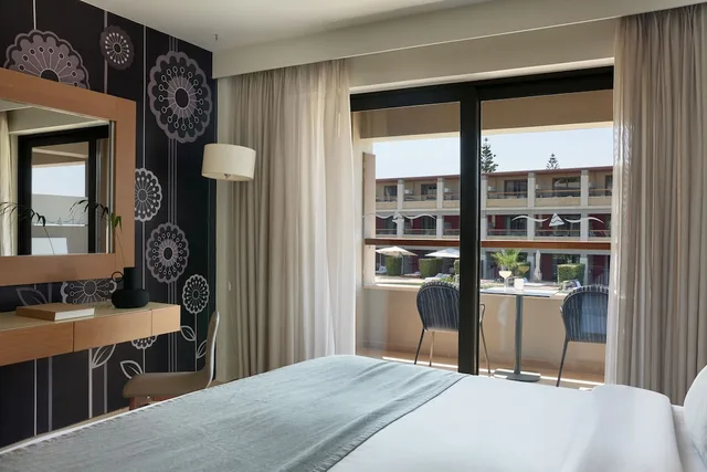 Superior, Queen Bed, Lagoon View، APHI KALLI Resort 3/8