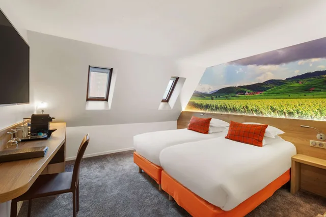 Junior Suite, King Bed, Convertible Double Bed، Hotel KLE BW Signature Collection 4/10