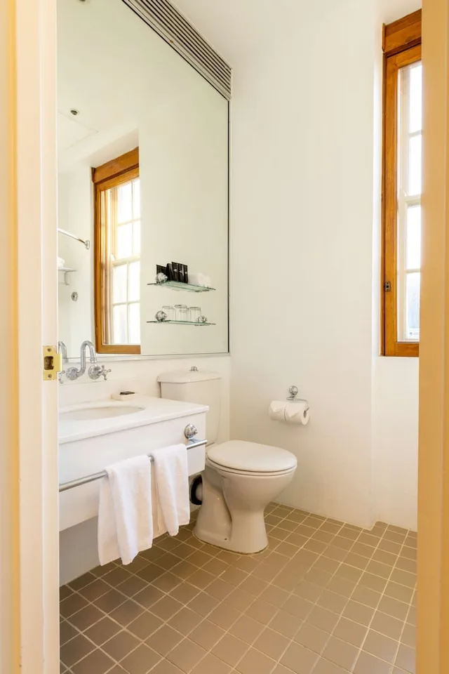غرفة تنفيذية بسرير كينج مع أريكة، Sydney Harbour Hotel 3/4