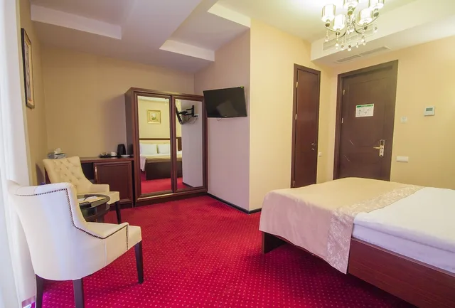 غرفة قياسية بسرير كوين بشرفة، Marionn Hotel 4/8