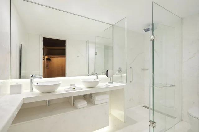 جناح بشرفة، Hyatt Centric Gran Via Madrid 8/8