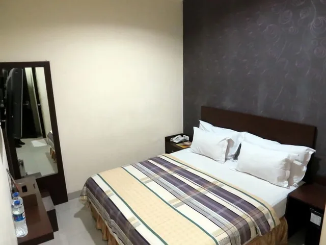 غرفة سوبيريور بسريرين منفصلين، Vindhika Hotel 1/3