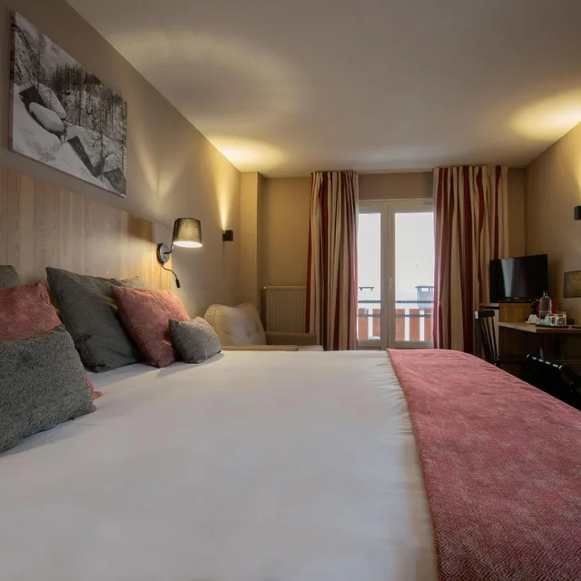 غرفة ثلاثية بسرير مزدوج بشرفة، Hotel Grand Pas 3/6
