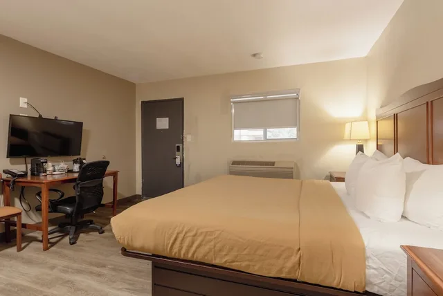 غرفة قياسية بسرير كينج، Suburban Studios Near Mesa Verde 6/8