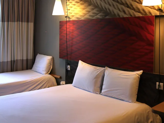 غرفة، IBIS IRUN 5/7