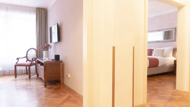 جناح تنفيذي بسرير كينج بغرفة نوم واحدة، Hotel Golden Key Prague 7/10