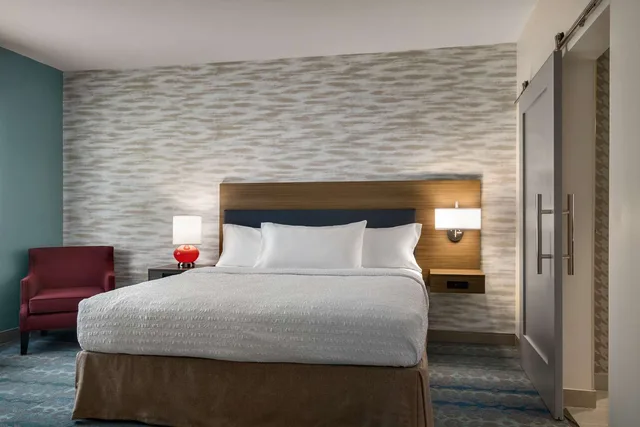 جناح بسرير كينج بغرفة نوم واحدة بحوض استحمام لذوي الإعاقة، Home2 Suites by Hilton Austin East Side 5th Street 1/1