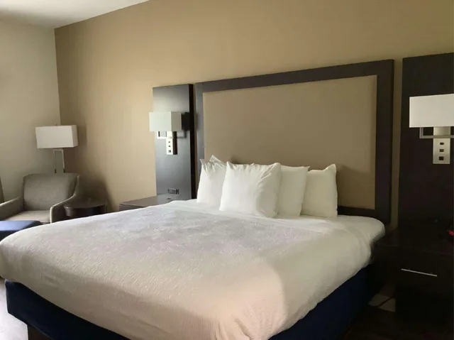 غرفة، Best Western Plus Madison Inn 4/8