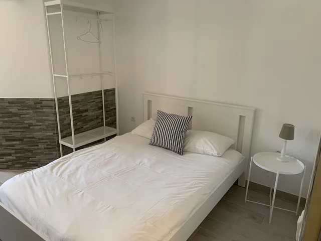 غرفة ثلاثية بسرير مزدوج وسرير فردي، Aix Hotel 1/7