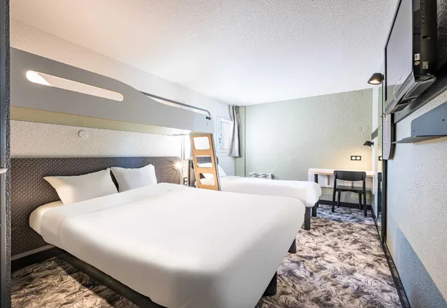 Room, Quadruple, 1 Double and 2 Bunk Beds، B&B Hotel Annemasse Est 1/1