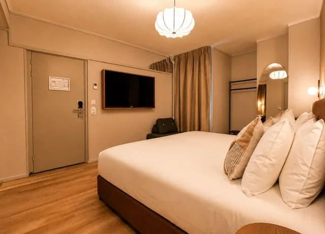 Economy, Triple, 3 Beds, No Window، France Hotel Amsterdam 5/10