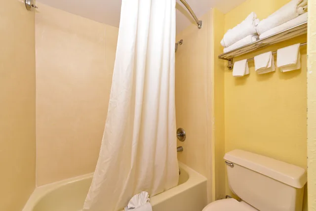 Standard, King Bed, Best Western Louisville East Inn & Suites 10/10