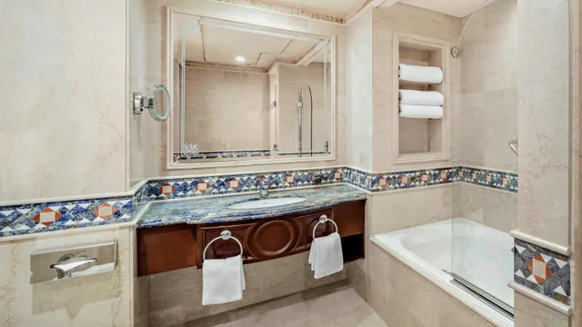 جناح بسرير كينج بإطلالة على المدينة بغرفتي نوم، دار التوحيد انتركونتنتال(InterContinental Dar Al Tawhid Makkah) 5/5