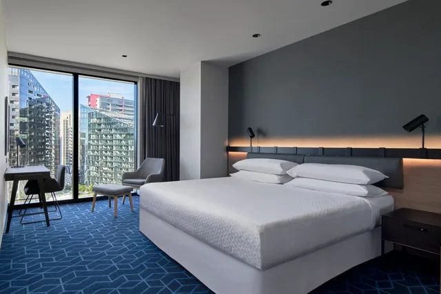 Premier, with View, Vibe Hotel Melbourne Docklands 1/2