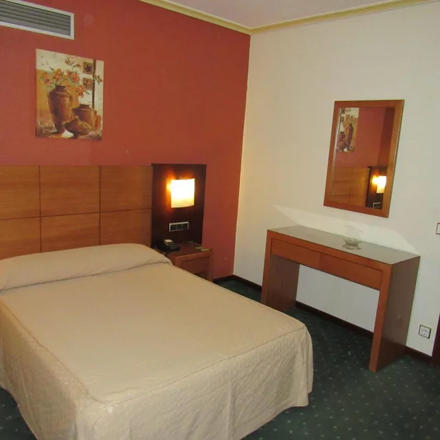 Deluxe, Double Bed, Virgen Del Camino 1/4