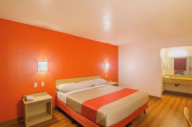 غرفة بسرير كوين بغرفة نوم واحدة للمدخنين، Motel6 Jonesboro, GA 4/4