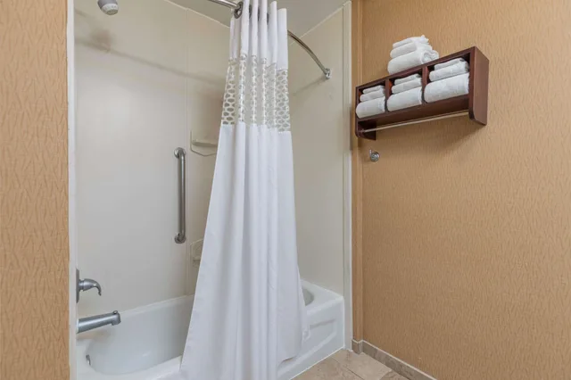 جناح بسرير كينج مع أريكة، Hampton Inn Owensboro South 7/8