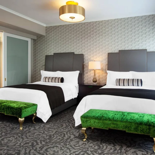 غرفة بسريرين كوين بإطلالة على الحديقة، The St. Anthony A Luxury Collection Hotel San Antonio 3/7