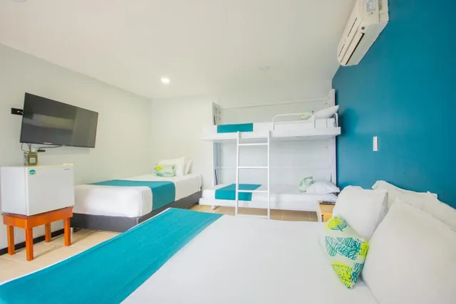 غرفة عائلية بحمام خاص، Hotel Greenview Medellin 4/4