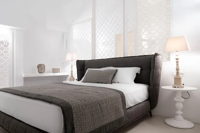 فيلا ديلوكس بسريرين منفصلين وسريرين كوين بإطلالة على البحر بـ5 غرف نوم بمسبح خاص، Kamini Santorini Luxury Villas 1/4