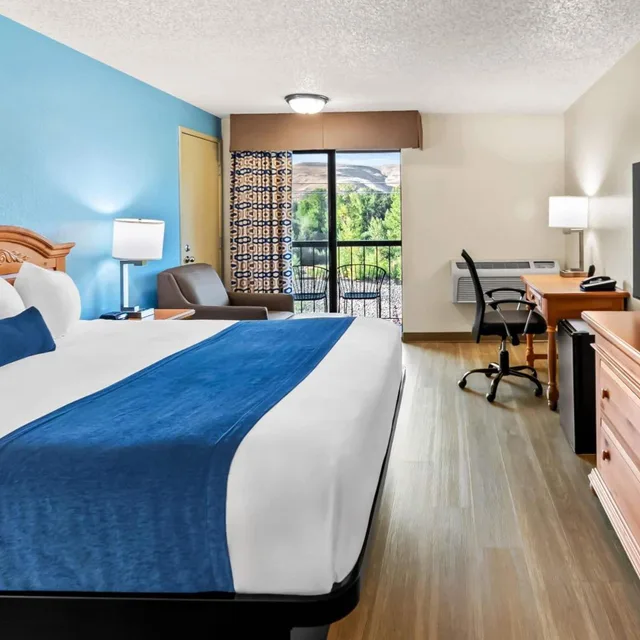 جناح استوديو بسرير كينج بإطلالة على النهر، Baymont by Wyndham Yakima Riverfront 3/10
