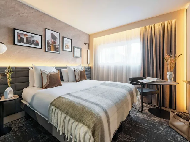 جناح متصل عائلي سوبيريور بسرير كينج وسريرين كوين، Novotel Paris La Defense Nanterre 8/10