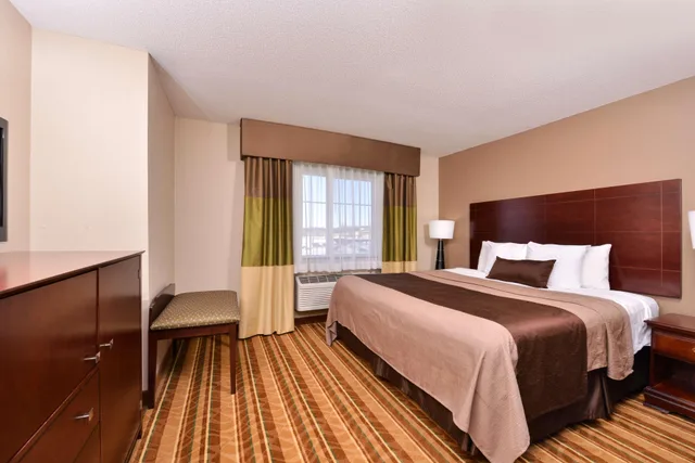 جناح بسرير كينج، Old Mill Inn Omaha NE 1/3