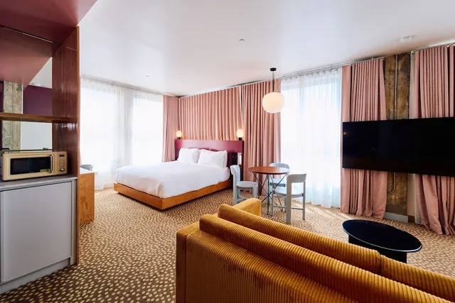Loft, Suite, King Bed, Sofa، STILE Downtown Los Angeles by Kasa 7/10