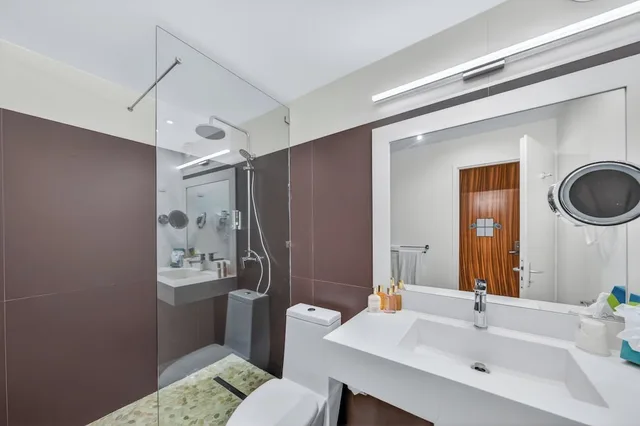 غرفة جونيور سوبيريور بسرير كينج مع أريكة، Hommage Hotel Residences 9/10
