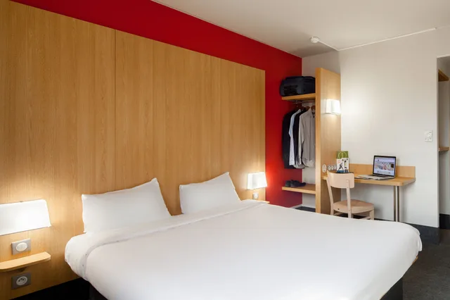 غرفة بسريرين منفصلين، B&B HOTEL Paris Chatillon 1/7