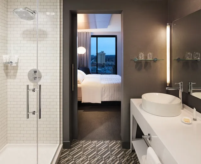 غرفة كلاسيكية بسرير كينج لذوي الإعاقة، Le Meridien Columbus The Joseph 4/6