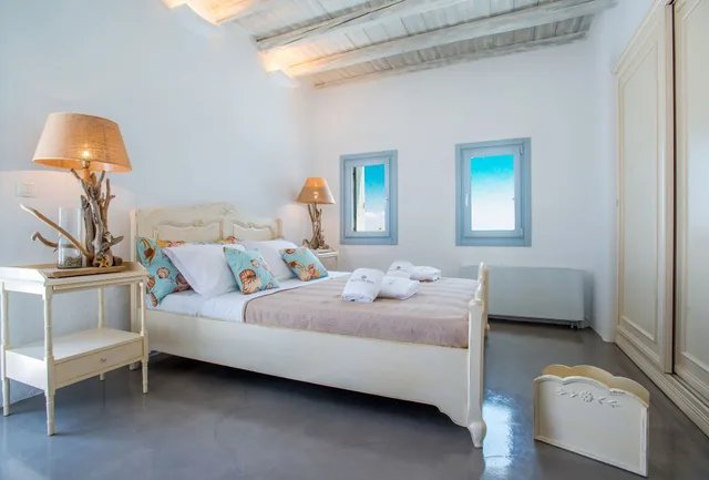 Deluxe, Villa, 1 Single and 3 Double Beds, Shared Pool، Aelia Paros Villas 2/2