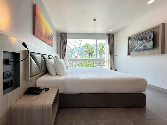 غرفة بريميوم سوبيريور بسرير كينج بإطلالة على الجبل، Clarian Hotel Beach Patong 10/10