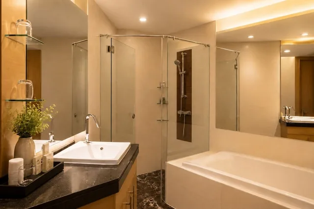 جناح ديلوكس بسرير كينج بغرفة نوم واحدة بحوض استحمام، Urbana Sathorn Bangkok, Thailand 6/8