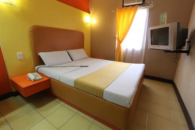 Standard, Queen Bed, Eurotel Las Pinas 2/8