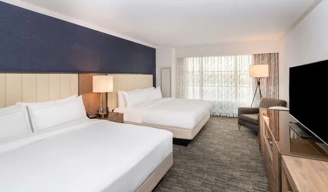 غرفة قياسية بسريرين كينج، Hilton Columbus Polaris 1/2