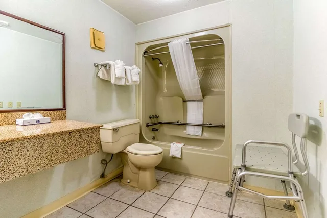 Room, Double Bed, Accessible, Econo Lodge Whiteville, NC 5/5