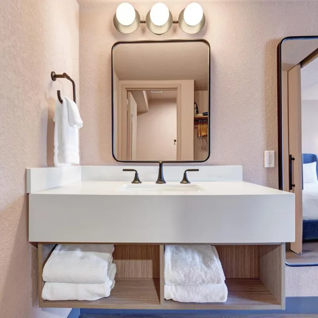 غرفة قياسية بسرير كوين، Quality Inn Palm Springs Downtown 6/7