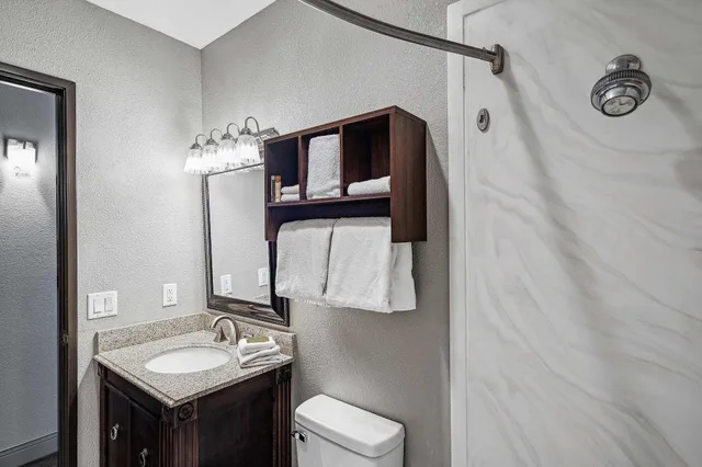 غرفة ديلوكس مفردة بسرير كوين، Hotel Seward 1/2