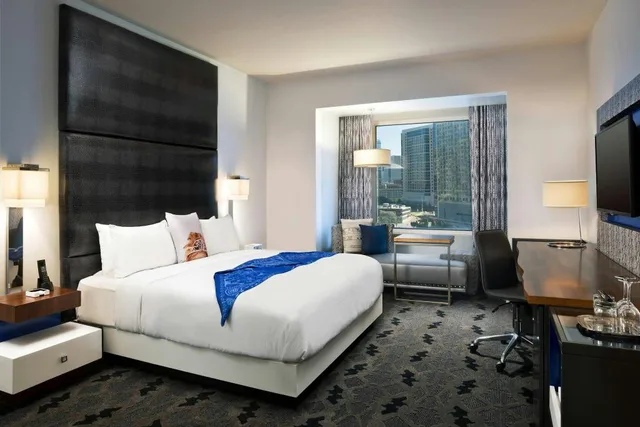 Guest Room, Premier, Deluxe, King Bed, City View, High Floor, W Dallas Victory 1/2
