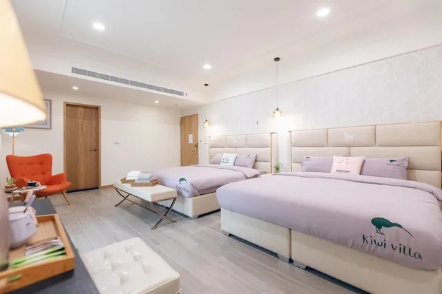 غرفة سوبيريور رباعية بسريرين كوين بشرفة، Kiwi Villa 5/7