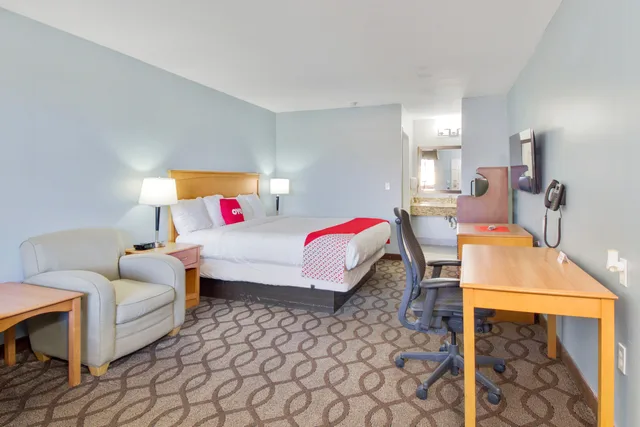 غرفة بسرير كينج، OYO Hotel Ingleside TX 5/7