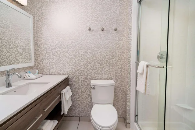 جناح بسرير كينج بغرفة نوم واحدة مع أريكة، Home2 Suites By Hilton Corona 2/3
