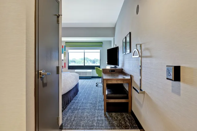 غرفة بسرير كينج لذوي الإعاقة، Hampton Inn St Catharines Niagara On 3/4