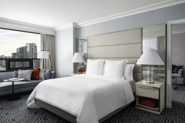 غرفة بريميير بسرير كينج بإطلالة على المدينة، Four Seasons Hotel Atlanta 2/3