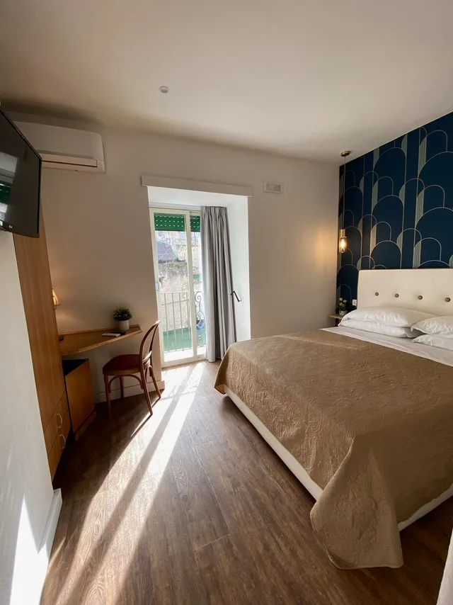 Basic, Double Bed, Hotel Europeo 2/4
