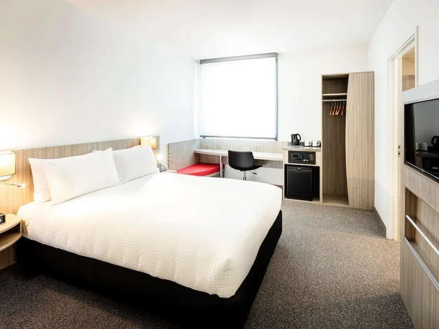 غرفة قياسية بسرير كينج، Ibis Mackay 1/6