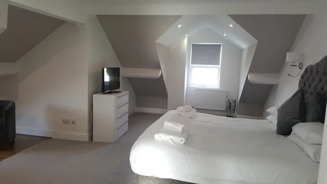 جناح سوبيريور بإطلالة على البحر، The York Hotel 3/7