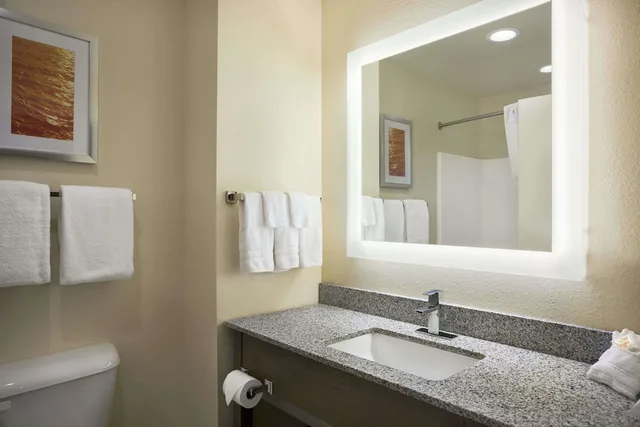غرفة بسريرين كوين، Days Inn And Suites Belmont 6/6