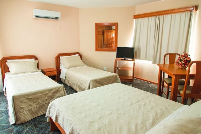 غرفة عائلية بسرير مزدوج وسريرين منفصلين، CANZI CATARATAS HOTEL 1/3